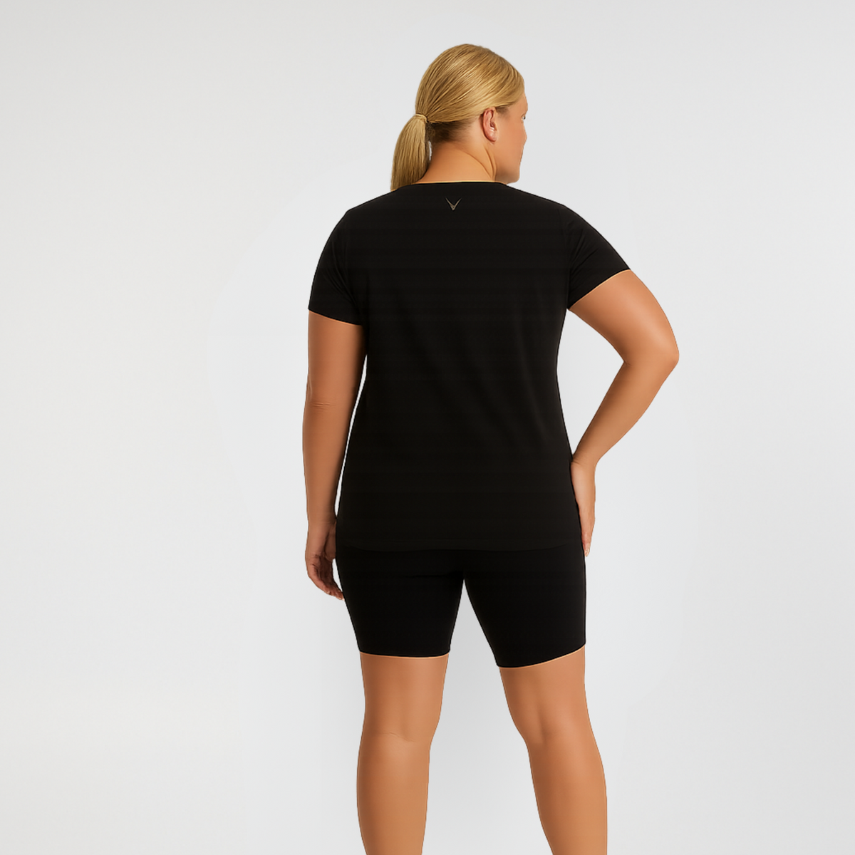 CORE TRAINER TEE - V NECK