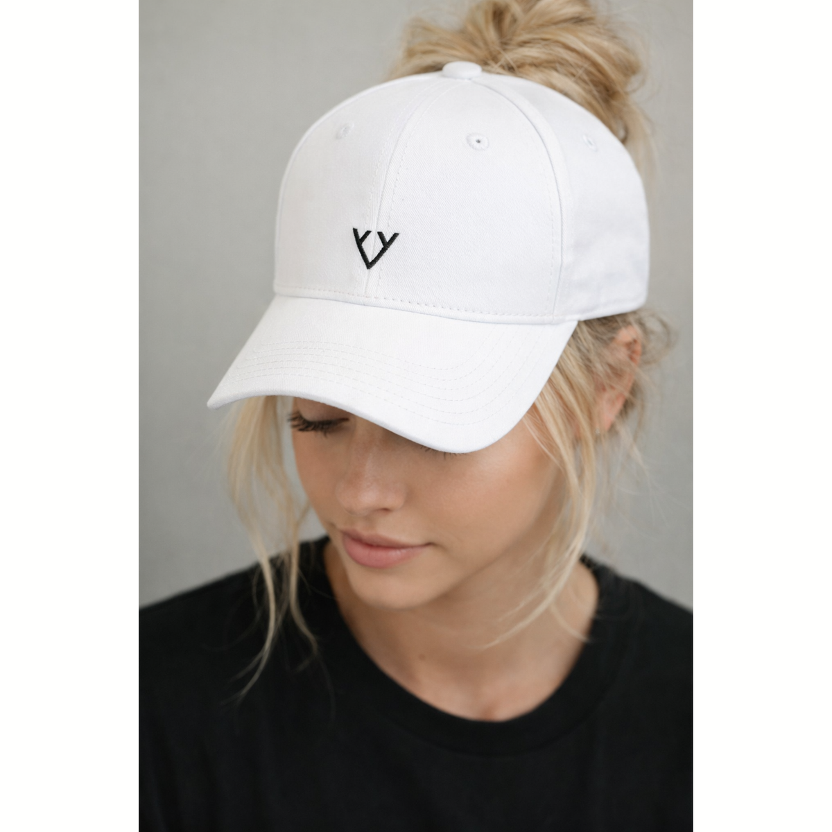 BASEBALL CAP - FEELING FRESH (WHITE)